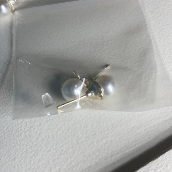 NWT pearl cat earrings! - Picture 5 of 5